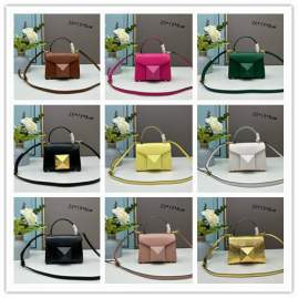 Picture of Valentino Handbags _SKUfw131142606fw